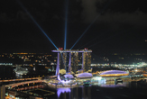 Il Marina Bay Sands illuminato